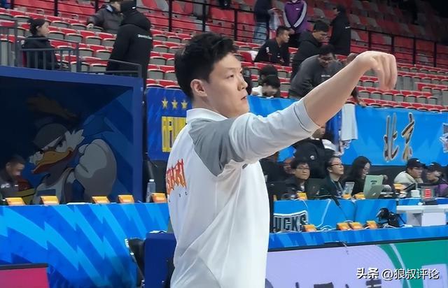 半岛体育-CBA焦点战复出！张宁进入山西vs北京12人：曾凡博PK刘传兴